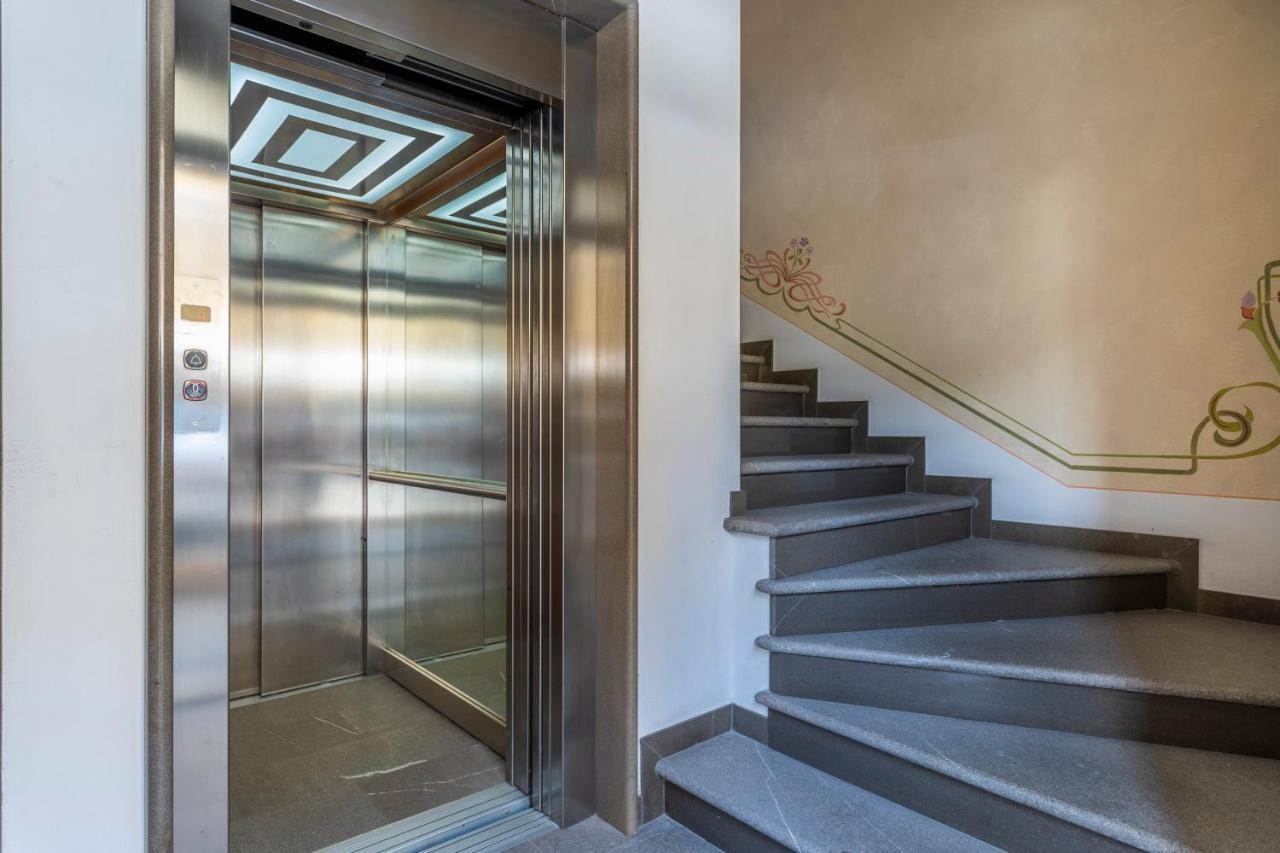 New Deal - Apt With Terrace, Jacuzzi & Netflix Palmanova Luaran gambar